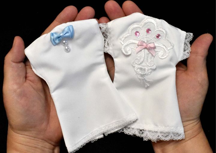 0 Tiny Gowns in my hands